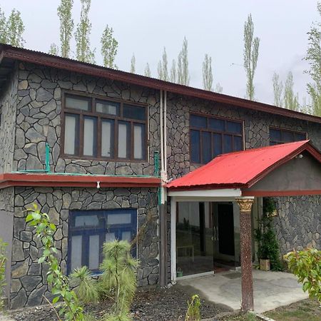 Dream Lodging Skardu Hotel Exterior photo