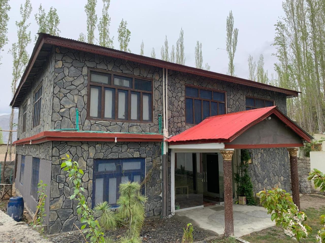 Dream Lodging Skardu Hotel Exterior photo